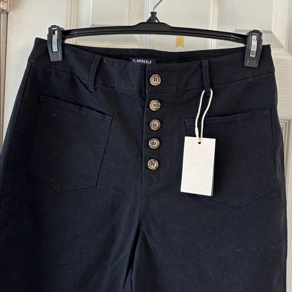 Flamingals wide leg cropped Button-Up Pants. NWT - Picture 2 of 6